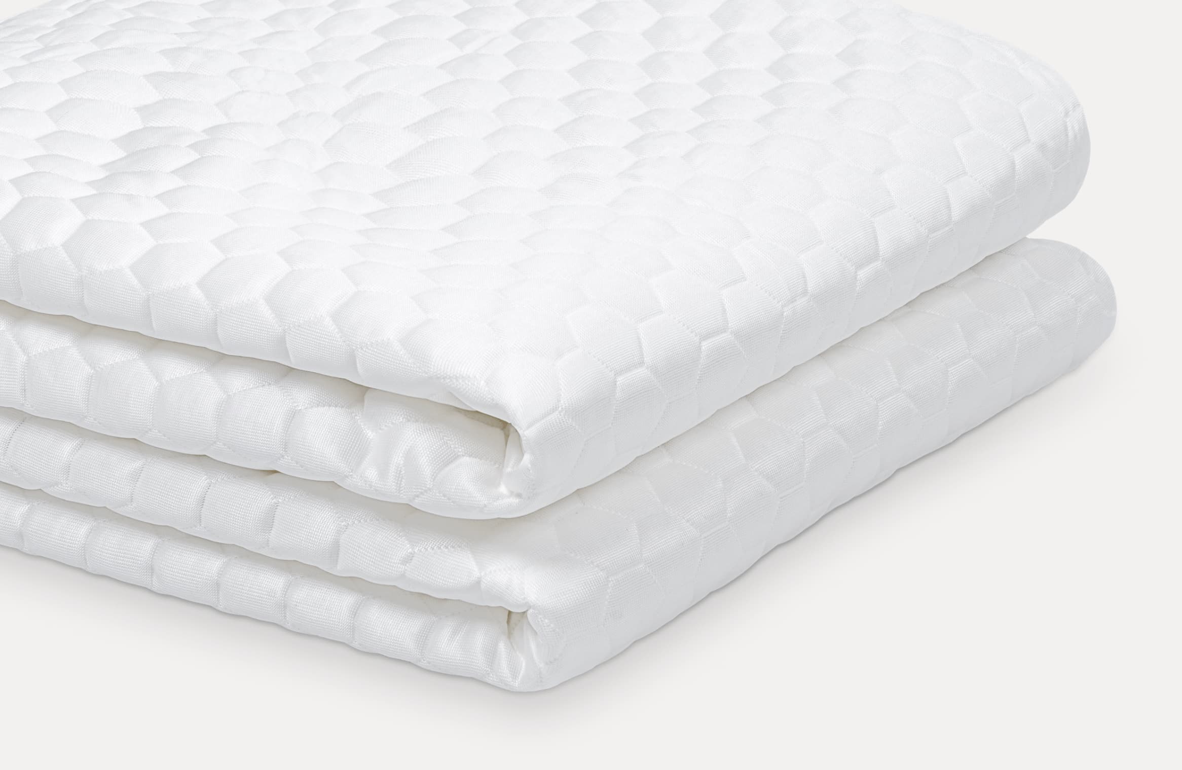 leesa-bedding-coolingprotector-pingpong-02.jpg