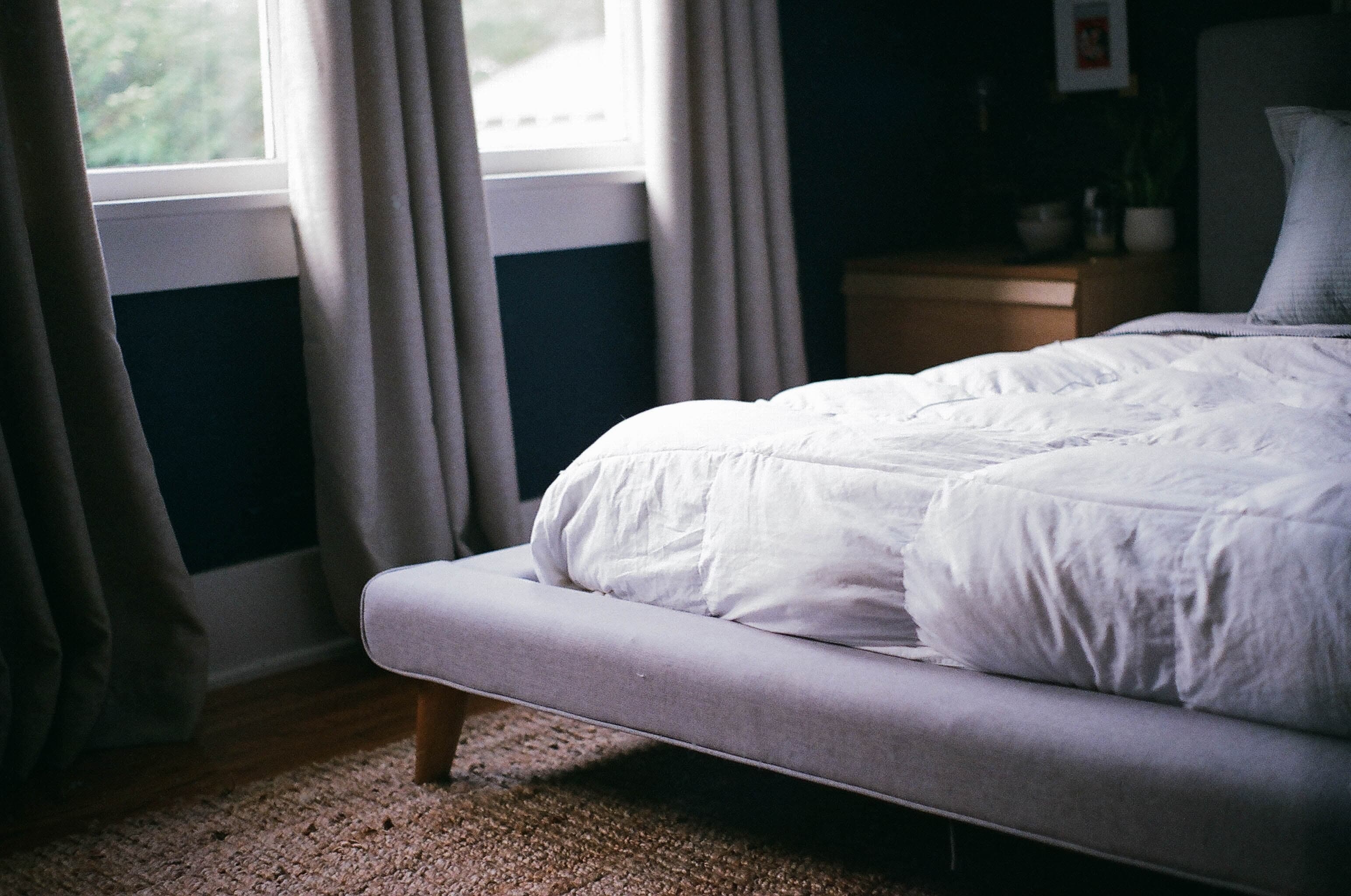 A Leesa bed in a bedroom
