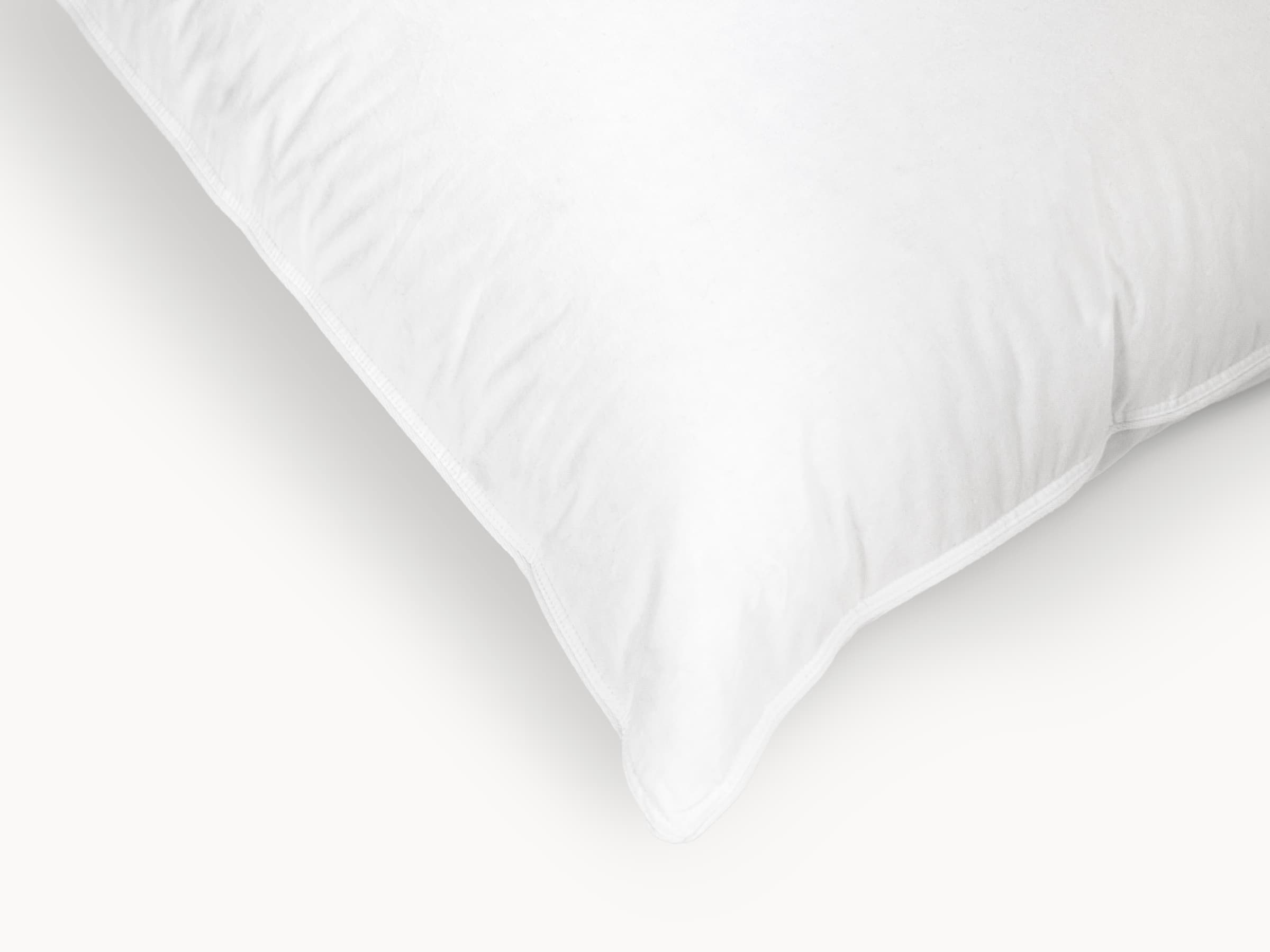 leesa-bedding-downfeatherpillow-04