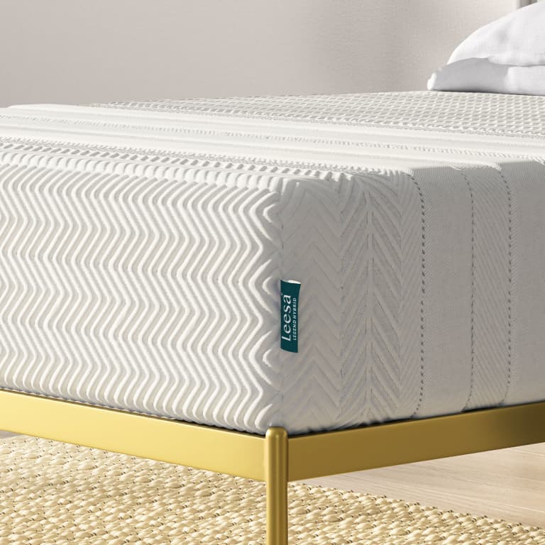 leesa-1-1-mattress-legendhybrid.jpg
